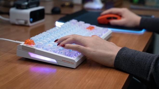 的电竞神器ATK RS7 Air磁轴键盘新葡京博彩半价享受旗舰体验？低预算闭眼冲(图31)